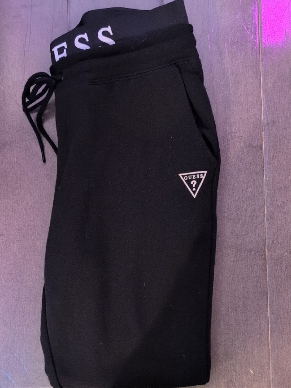 GUESS Black Logo-Trim Jogger Pants - Picture 5 of 5